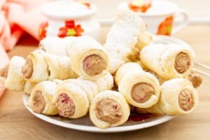 Recipe for puff pastry horns (cannoncini)