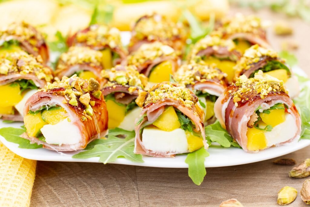 Recipe for ham, mango and mozzarella roll ups