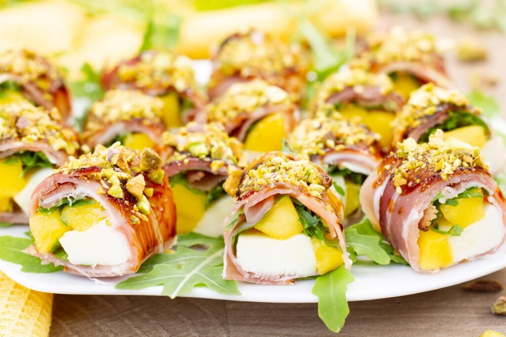 Recipe for ham, mango and mozzarella roll ups