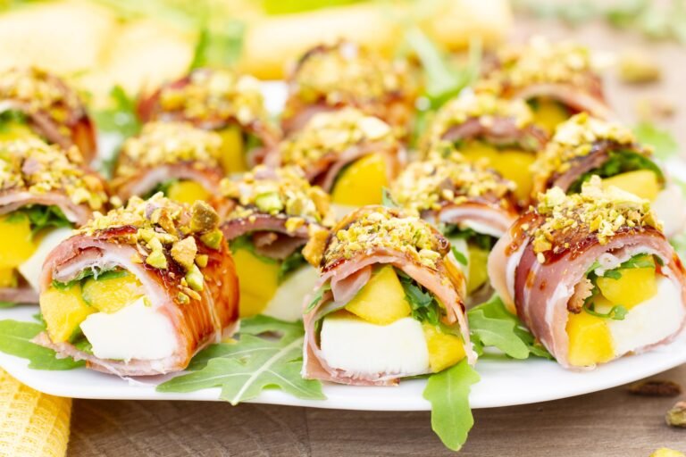 Recipe for ham, mango and mozzarella roll ups
