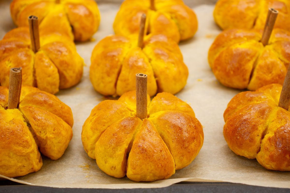 Pumpkin buns