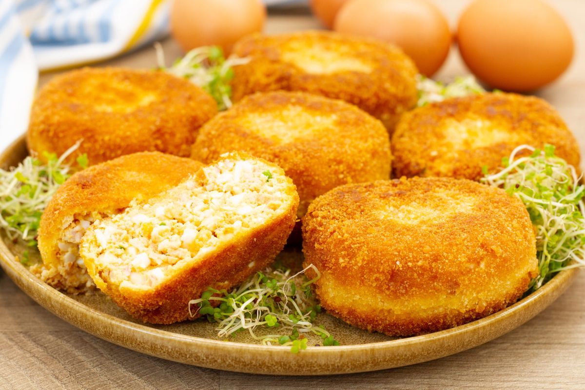 Fried egg cake